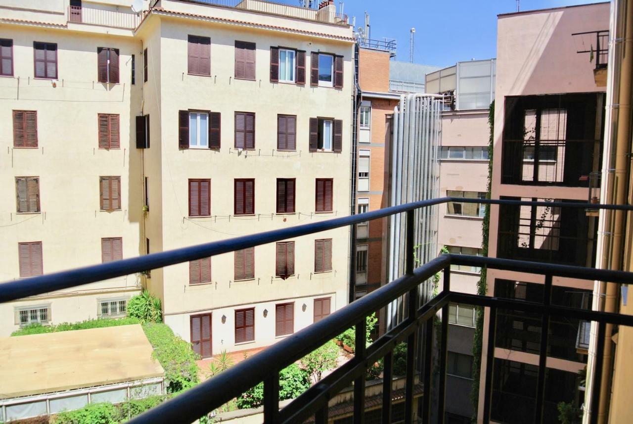 Beautiful Apartment In San Giovanni Close To Colosseo Roma Exterior foto